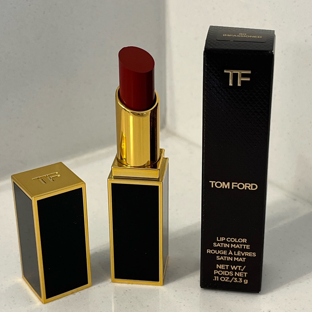 Tom Ford Lip Color Satin Matte Impassioned 
(#80) Rouge A Levres